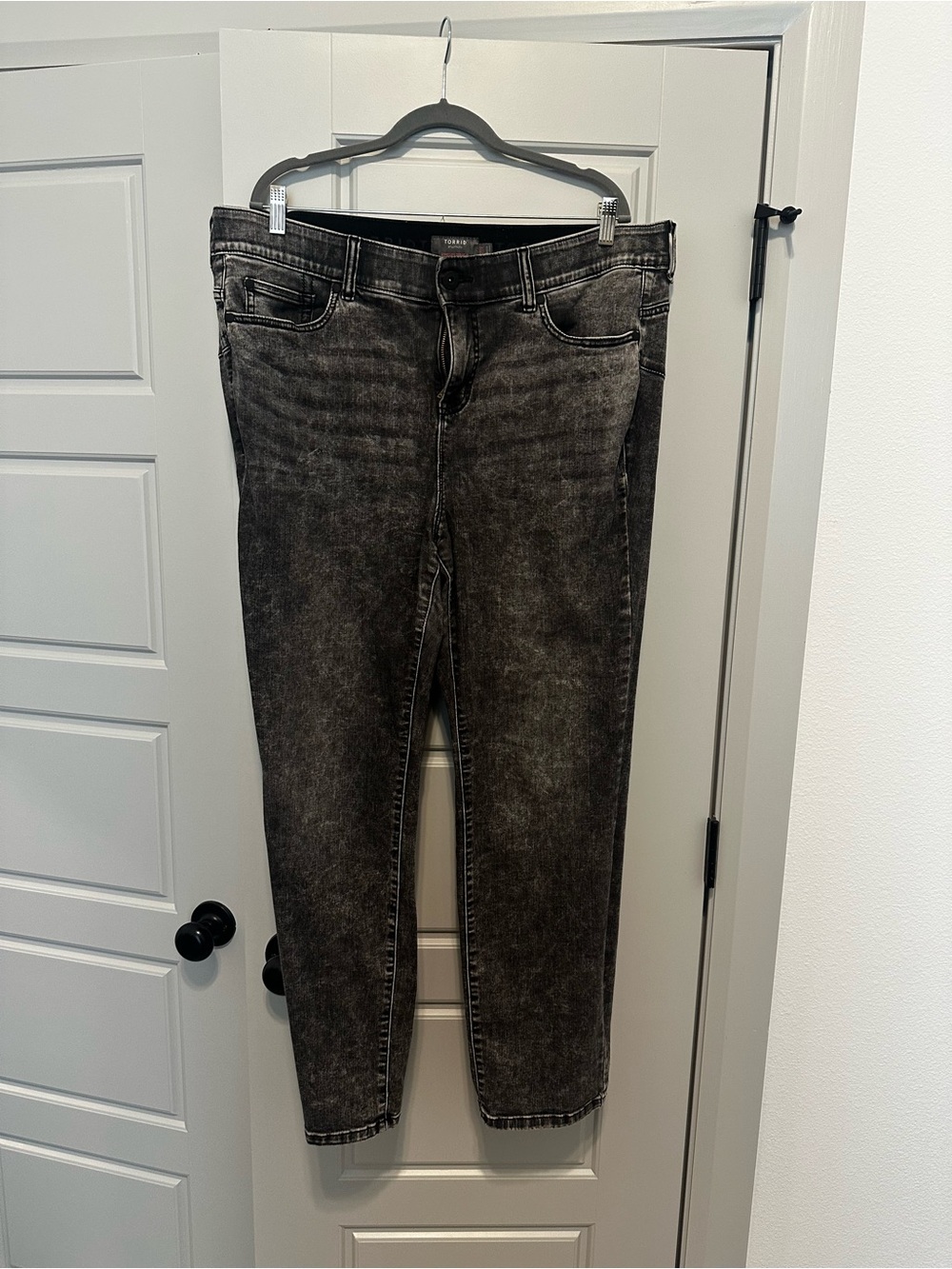 Torrid Black Acid Wash Bombshell Straight Leg Jeans